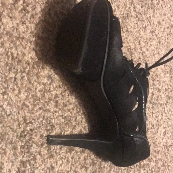 Pumps - Picture 3 of 5